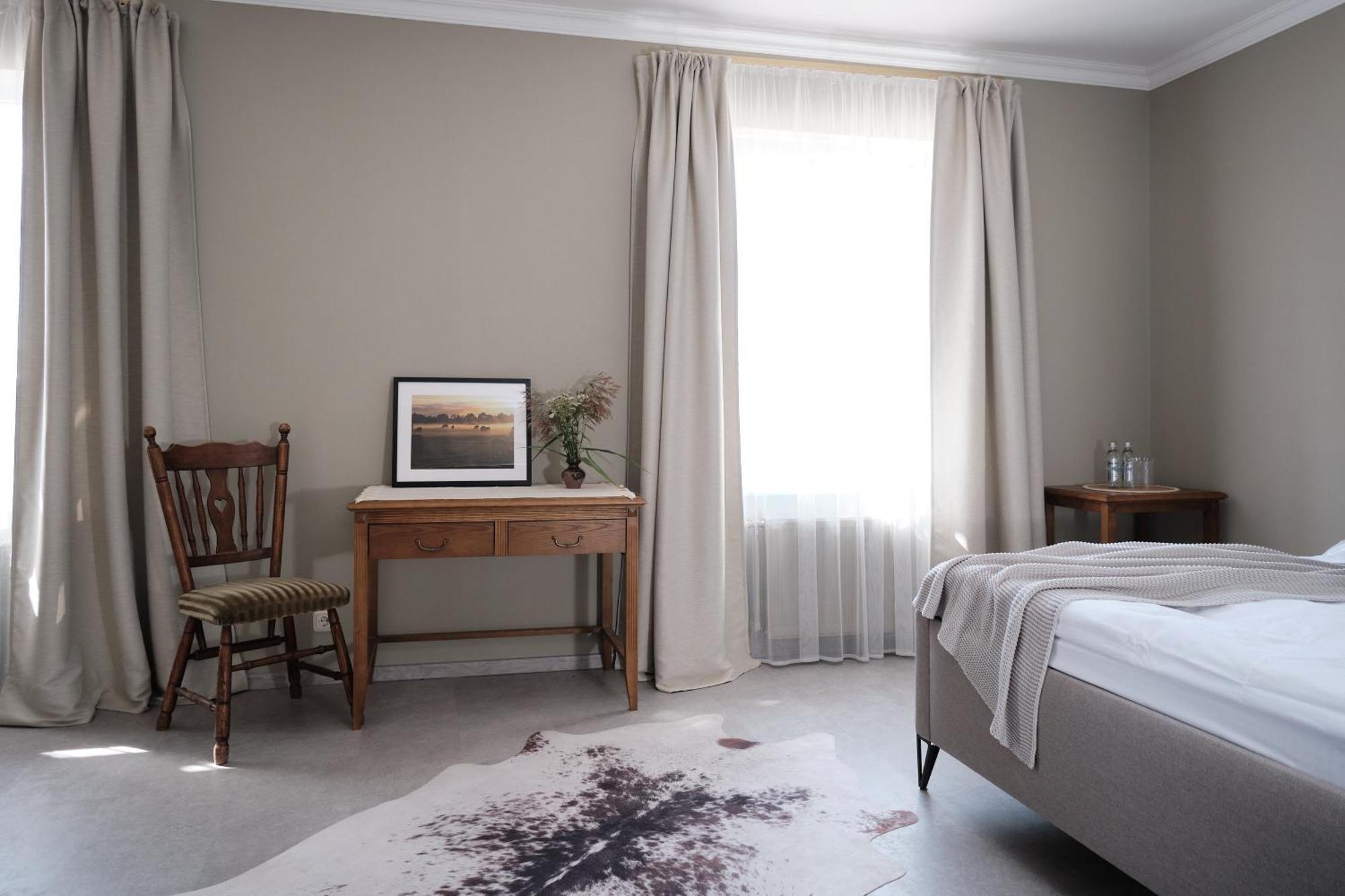 Hotel Pernigele Yelgavkrasty 외부 사진