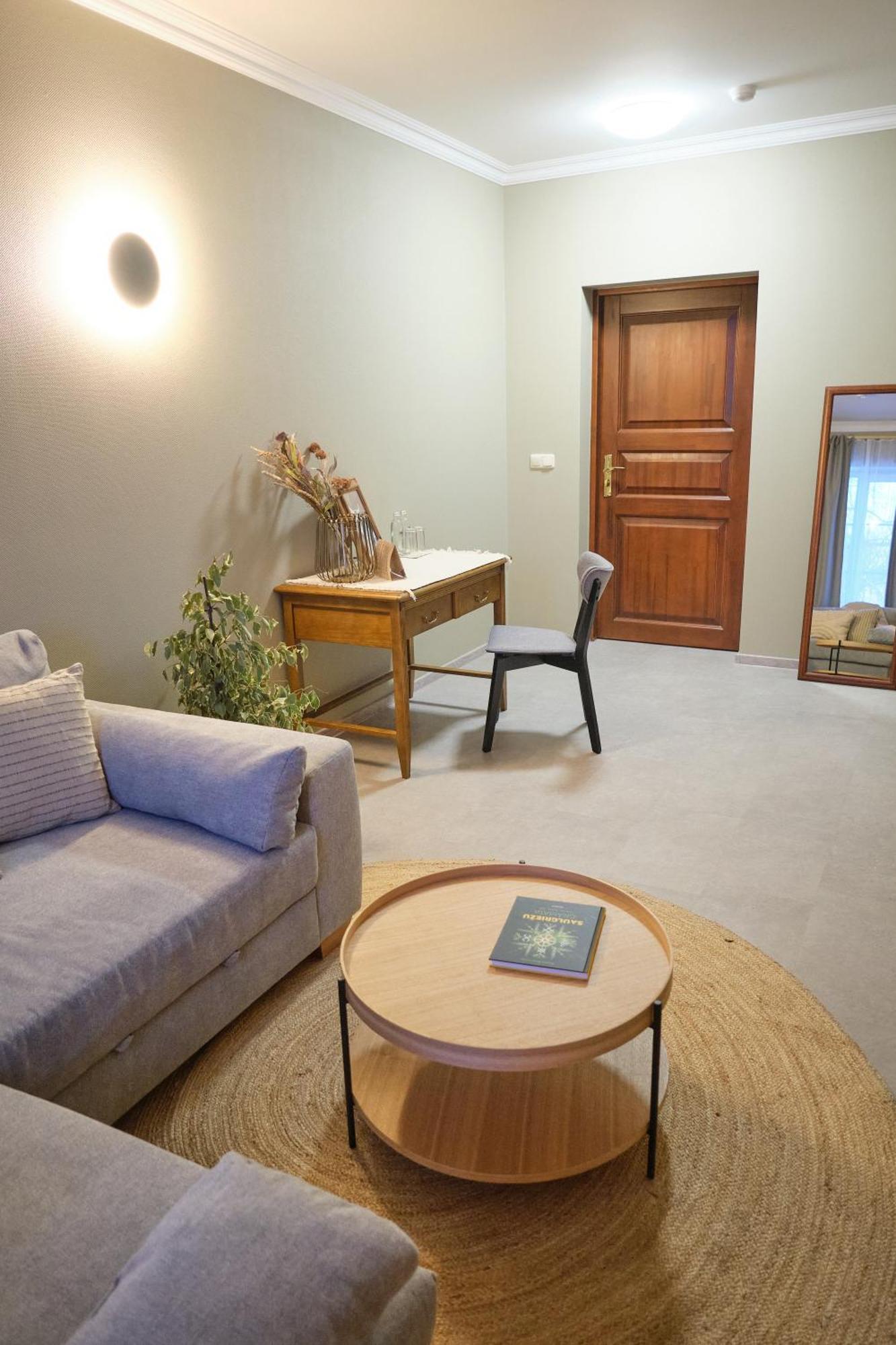 Hotel Pernigele Yelgavkrasty 외부 사진