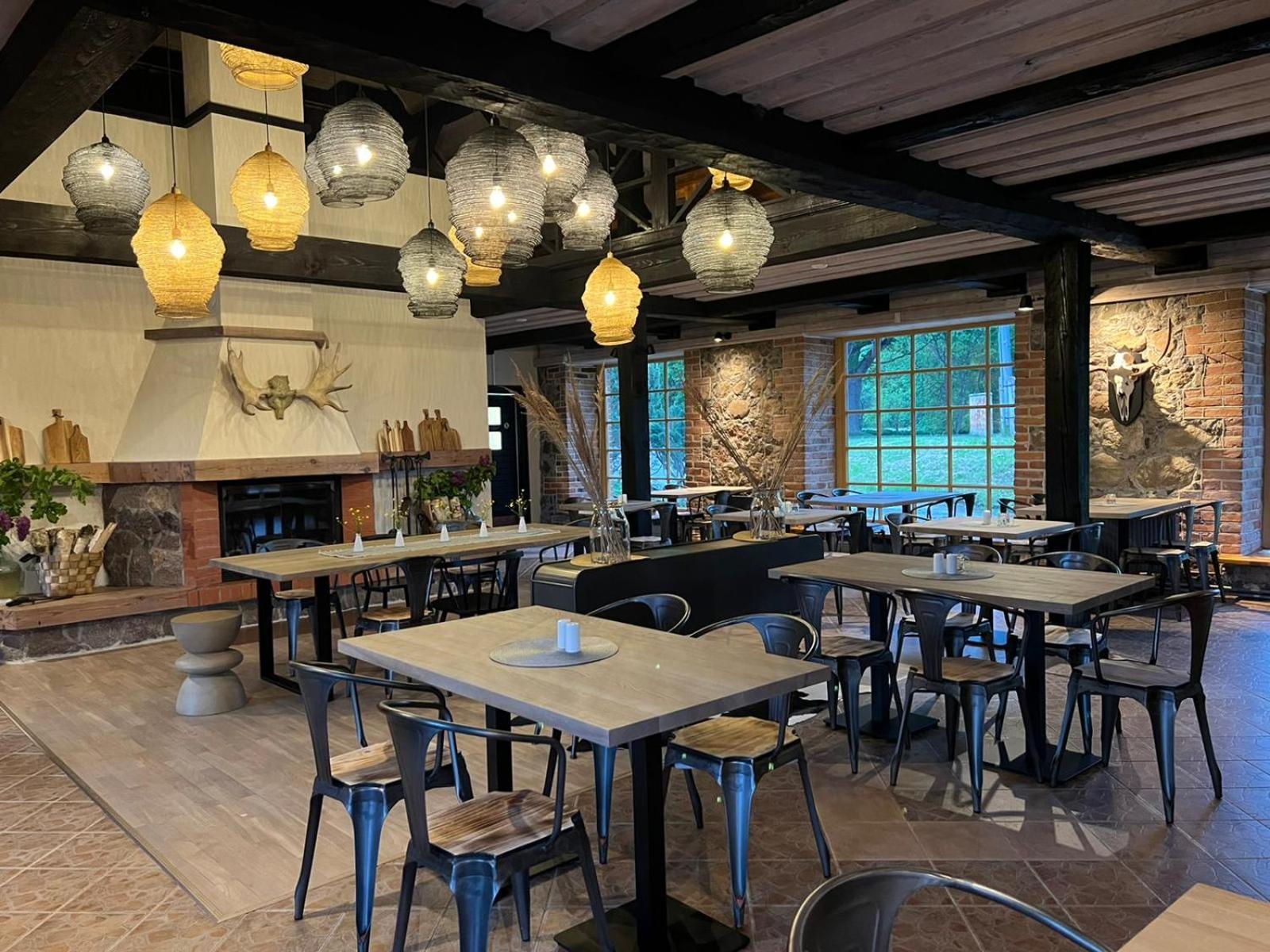 Hotel Pernigele Yelgavkrasty 외부 사진